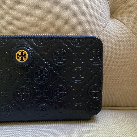 Tory Burch T Monogram Leather Zip Continental Wallet - Picture 4 of 9
